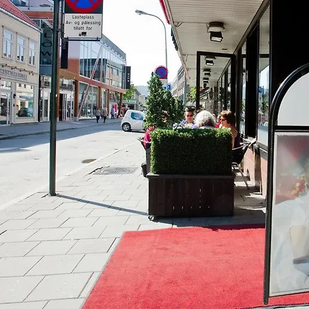 Hotel Living Lipp 3*